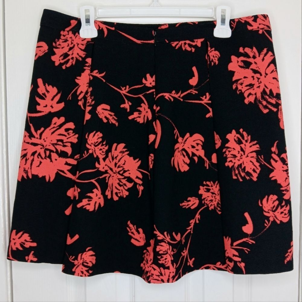 WHO WHAT WEAR Black Red Floral Pleated A-Line Mini Skirt Size 14 Dark Romantic - Picture 9 of 12